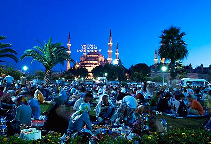 لرمضان مميّز دينياً وشعائرياً: اقصد تركيا